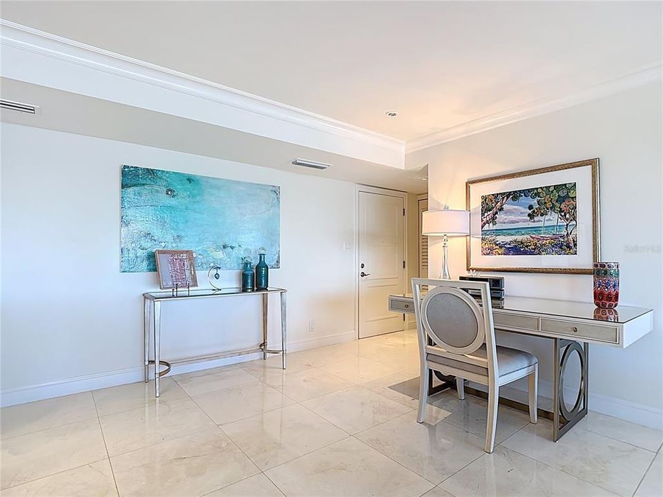 For Sale: $1,099,000 (2 beds, 2 baths, 1405 Square Feet)