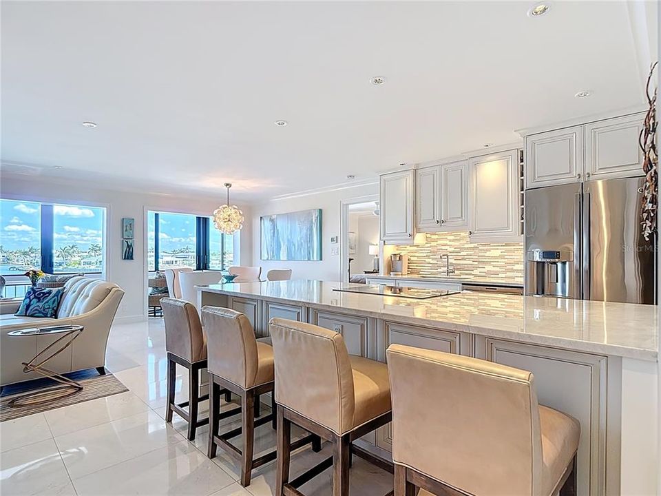 For Sale: $1,099,000 (2 beds, 2 baths, 1405 Square Feet)