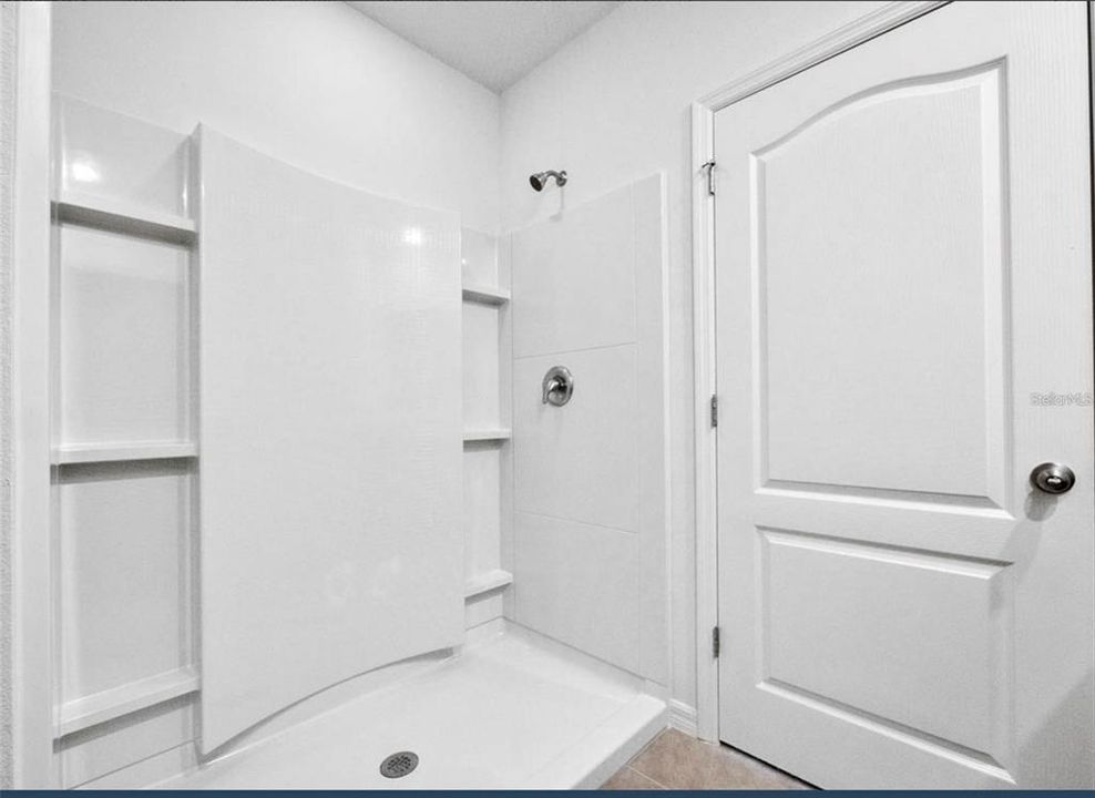 For Rent: $2,200 (3 beds, 2 baths, 1649 Square Feet)