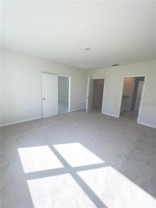 For Rent: $2,200 (3 beds, 2 baths, 1649 Square Feet)