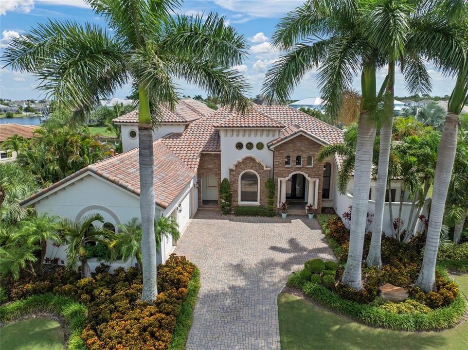 For Sale: $2,180,000 (4 beds, 4 baths, 4095 Square Feet)