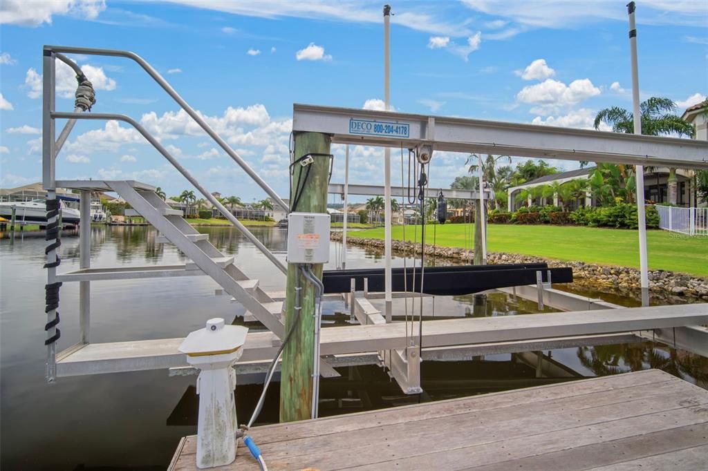 For Sale: $2,180,000 (4 beds, 4 baths, 4095 Square Feet)