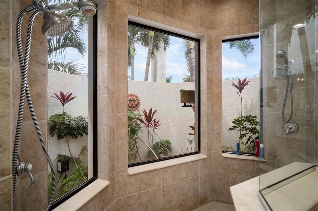 For Sale: $2,180,000 (4 beds, 4 baths, 4095 Square Feet)