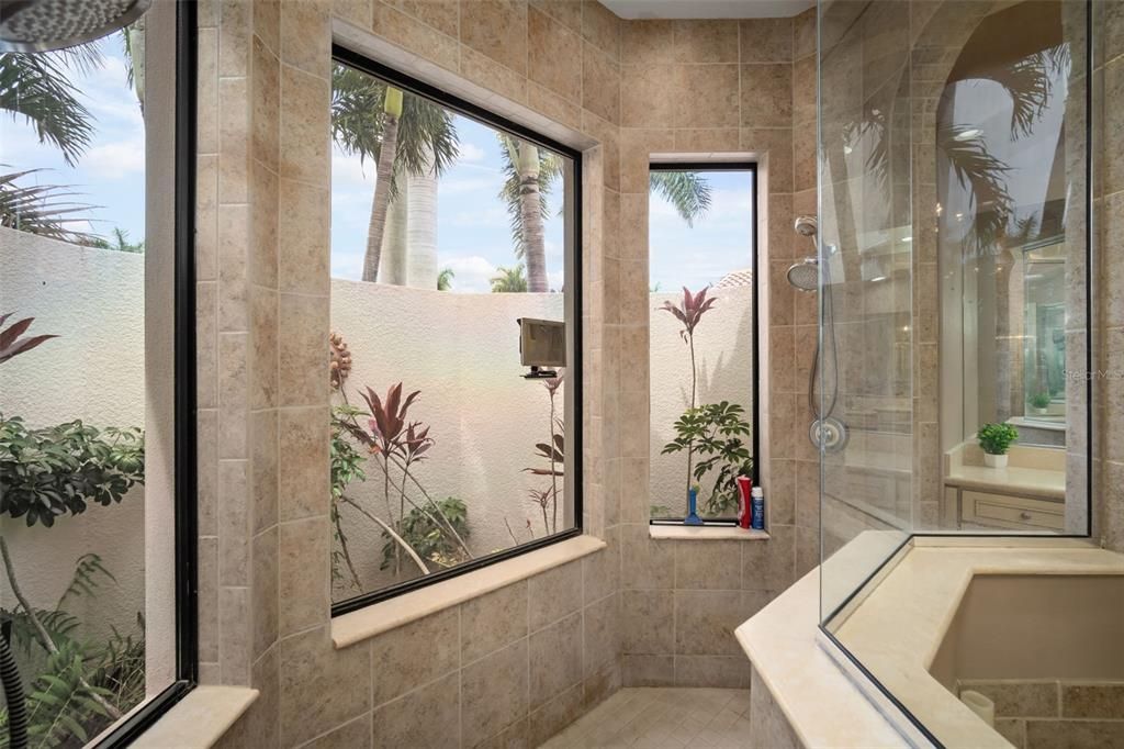 For Sale: $2,180,000 (4 beds, 4 baths, 4095 Square Feet)