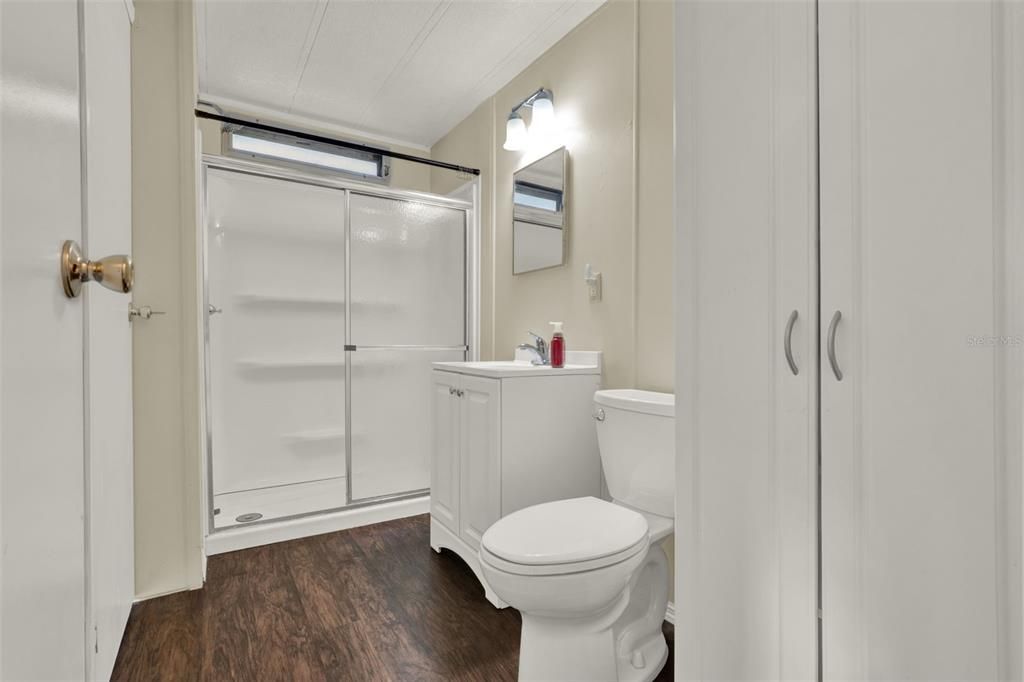 На продажу: $120,000 (2 спален, 1 ванн, 1260 Квадратных фут)