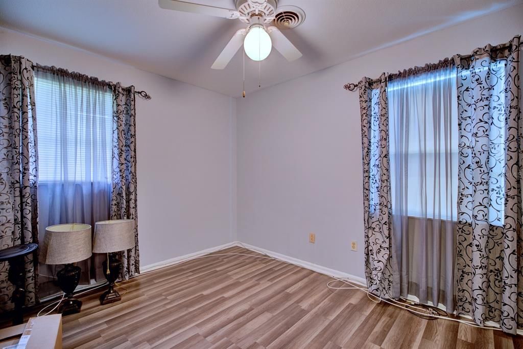 For Sale: $307,000 (4 beds, 2 baths, 1794 Square Feet)