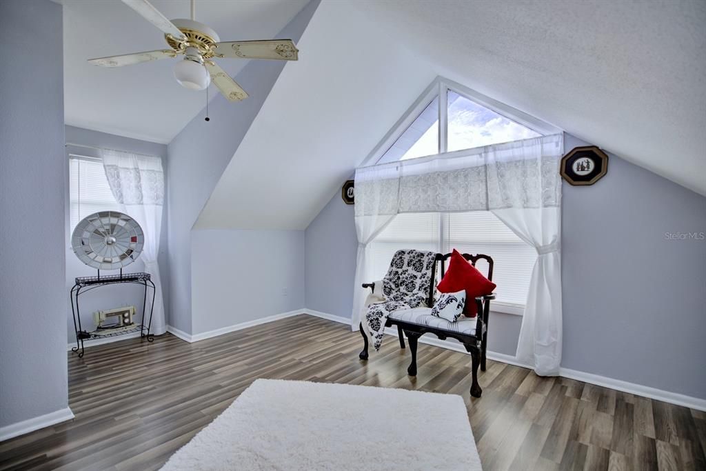 For Sale: $307,000 (4 beds, 2 baths, 1794 Square Feet)