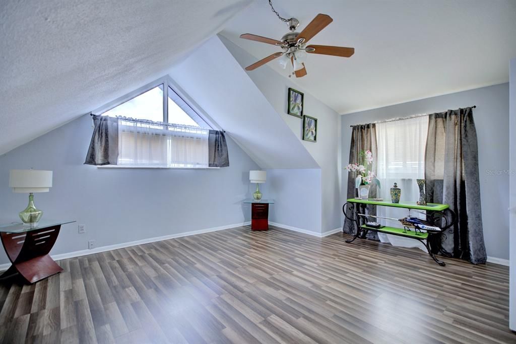 For Sale: $307,000 (4 beds, 2 baths, 1794 Square Feet)