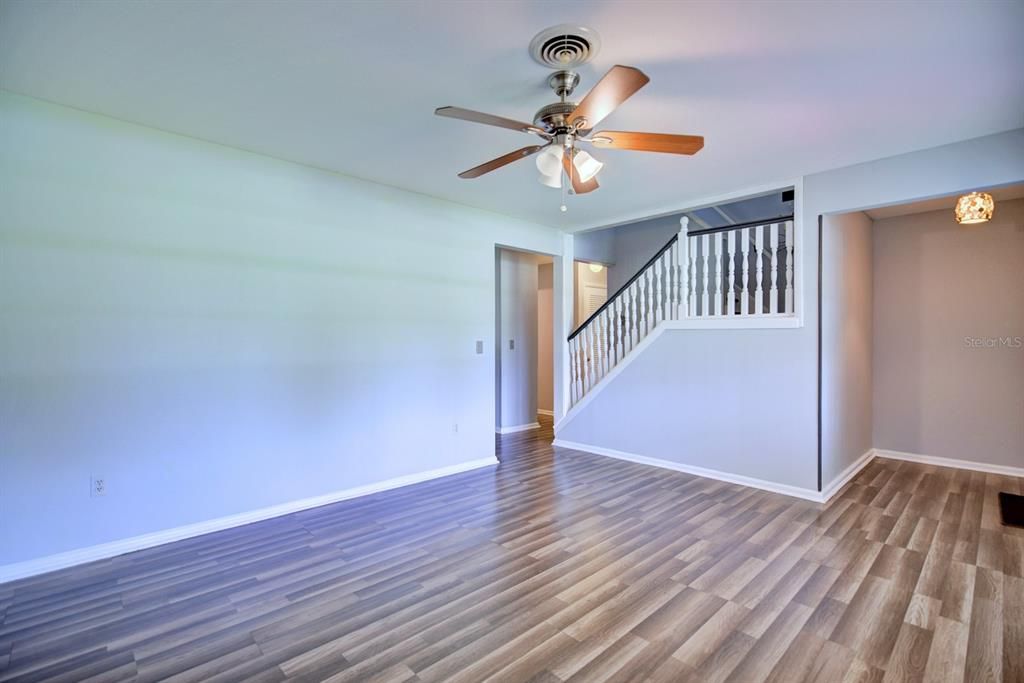 For Sale: $307,000 (4 beds, 2 baths, 1794 Square Feet)