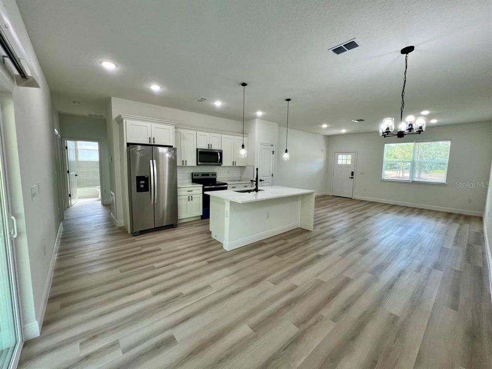 В аренду: $1,800 (4 спален, 2 ванн, 1548 Квадратных фут)