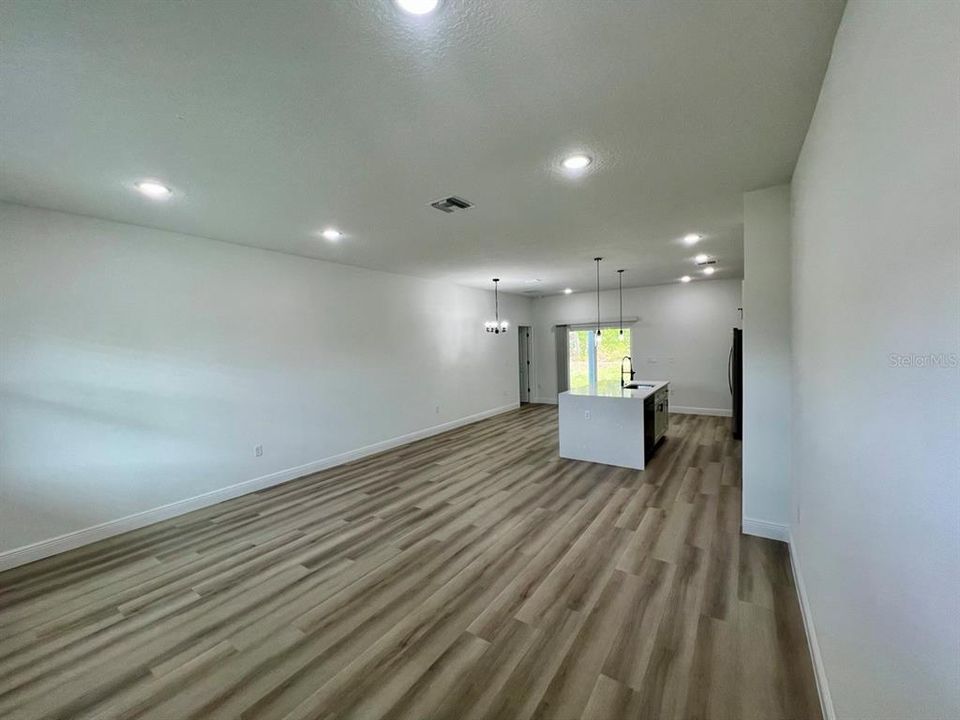 В аренду: $1,800 (4 спален, 2 ванн, 1548 Квадратных фут)