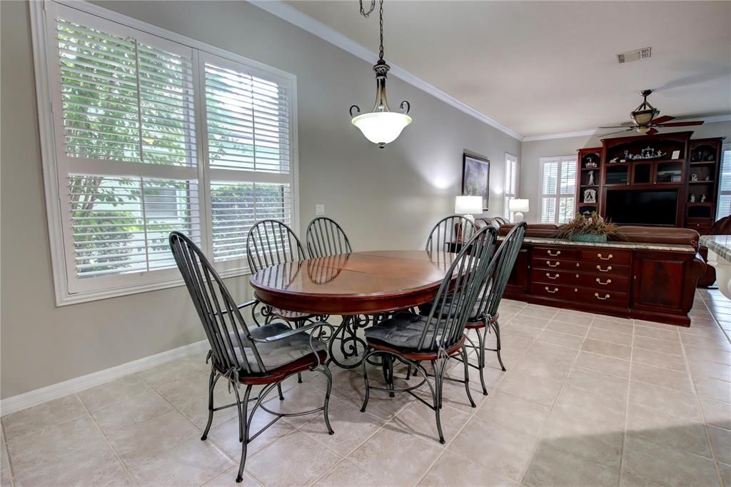 Active With Contract: $885,900 (5 beds, 3 baths, 3517 Square Feet)