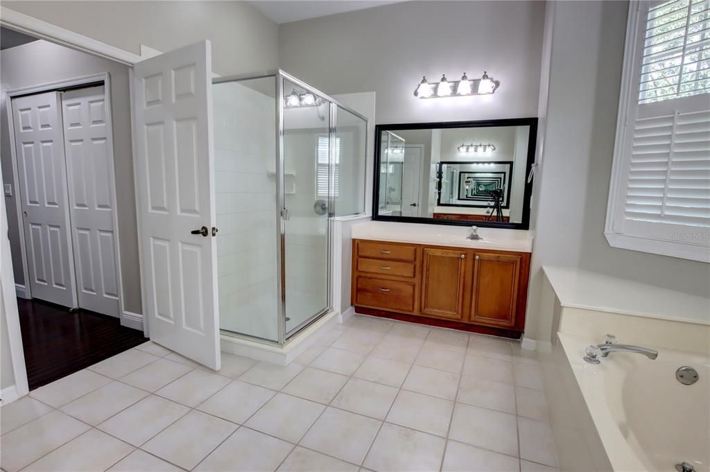 Active With Contract: $885,900 (5 beds, 3 baths, 3517 Square Feet)