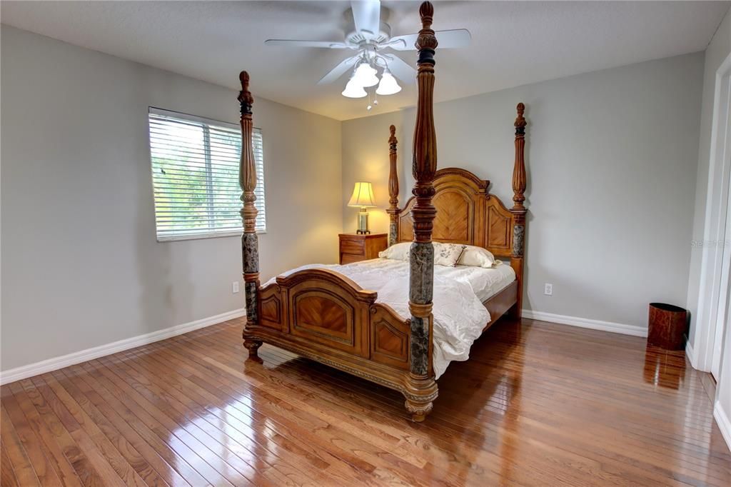 Active With Contract: $885,900 (5 beds, 3 baths, 3517 Square Feet)