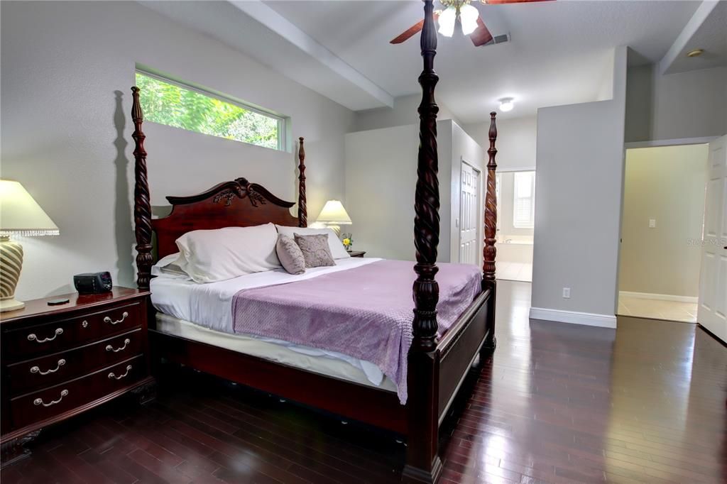 Active With Contract: $885,900 (5 beds, 3 baths, 3517 Square Feet)