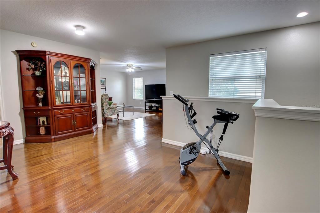 Active With Contract: $885,900 (5 beds, 3 baths, 3517 Square Feet)