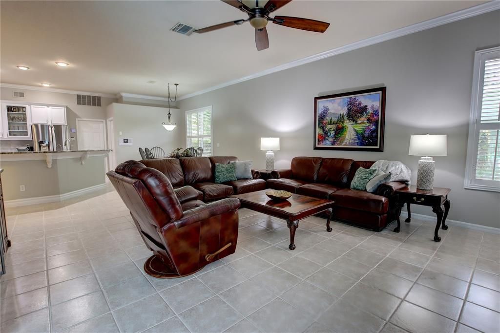 Active With Contract: $885,900 (5 beds, 3 baths, 3517 Square Feet)