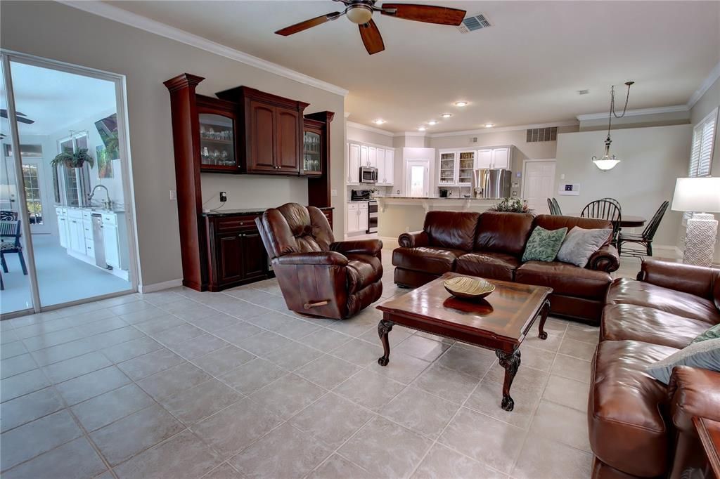 Active With Contract: $885,900 (5 beds, 3 baths, 3517 Square Feet)