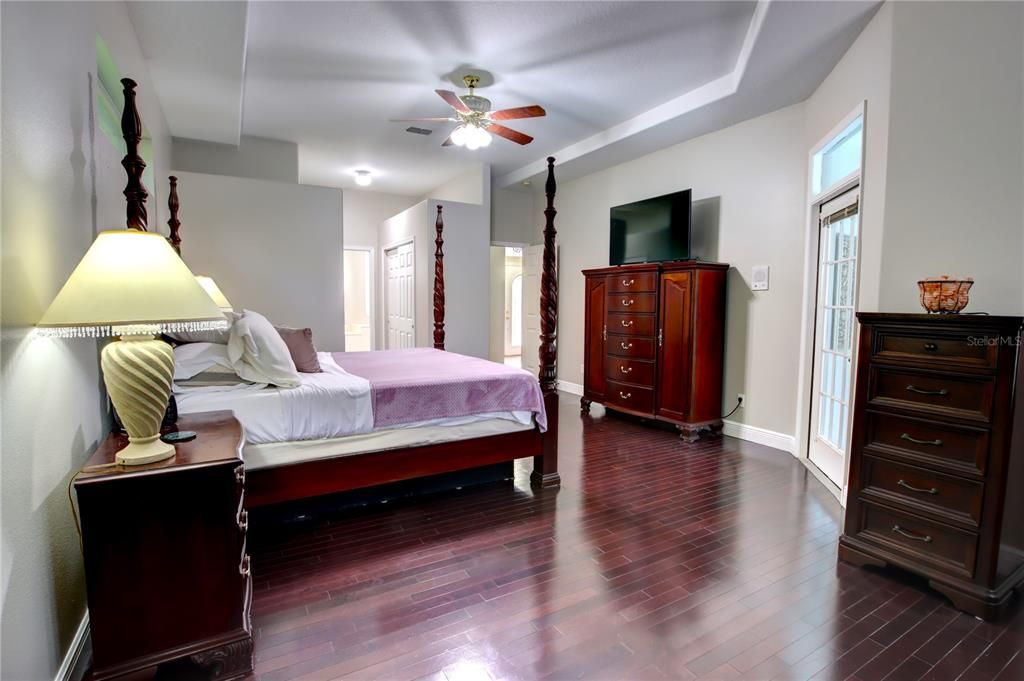 Active With Contract: $885,900 (5 beds, 3 baths, 3517 Square Feet)