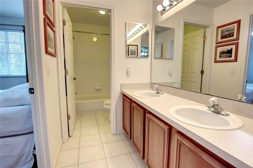 Active With Contract: $885,900 (5 beds, 3 baths, 3517 Square Feet)