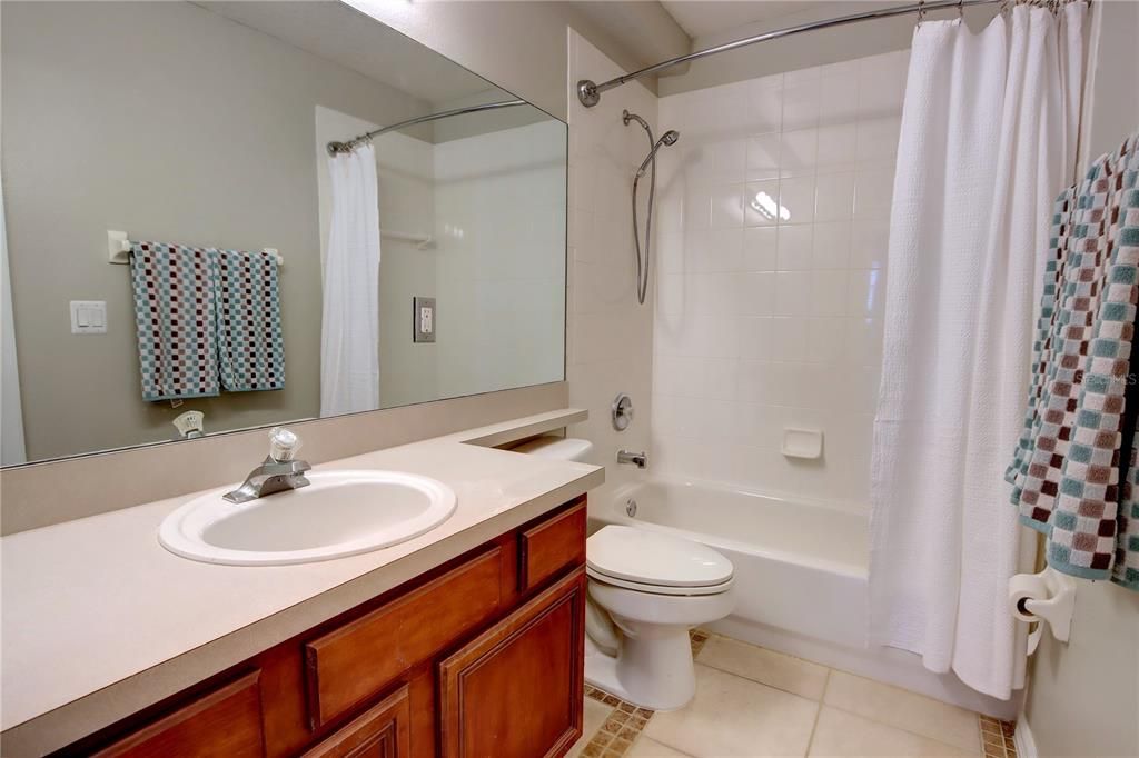 Active With Contract: $885,900 (5 beds, 3 baths, 3517 Square Feet)