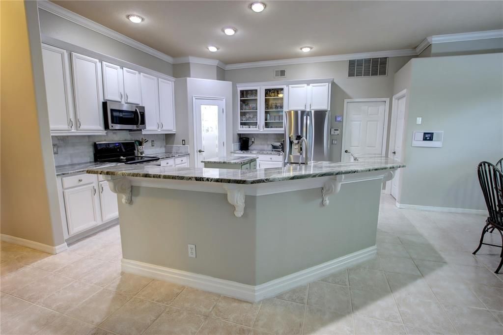 Active With Contract: $885,900 (5 beds, 3 baths, 3517 Square Feet)