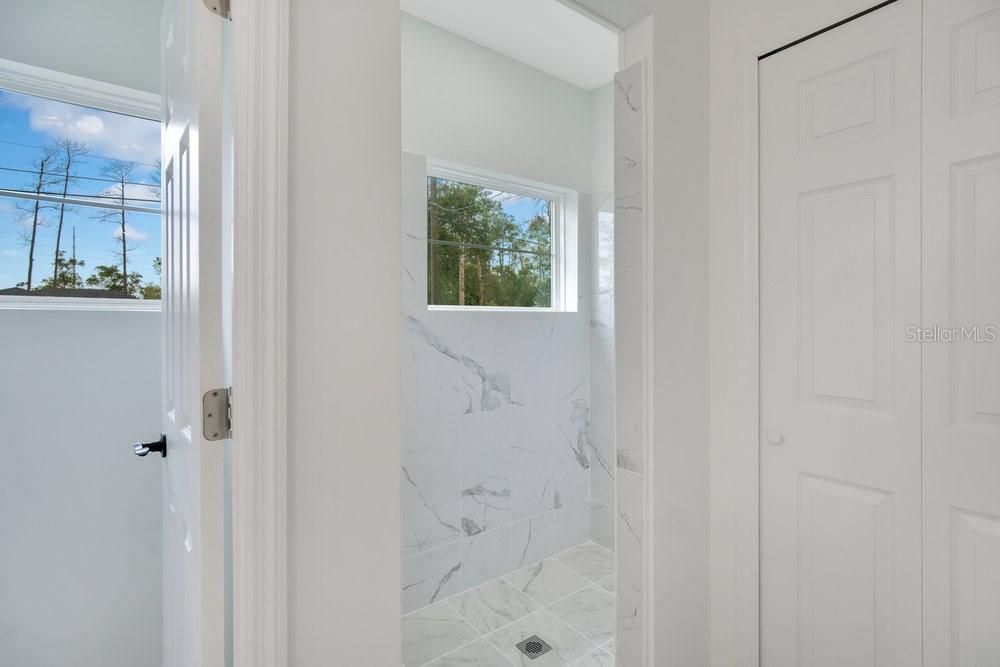 Activo con contrato: $344,000 (3 camas, 2 baños, 1600 Pies cuadrados)