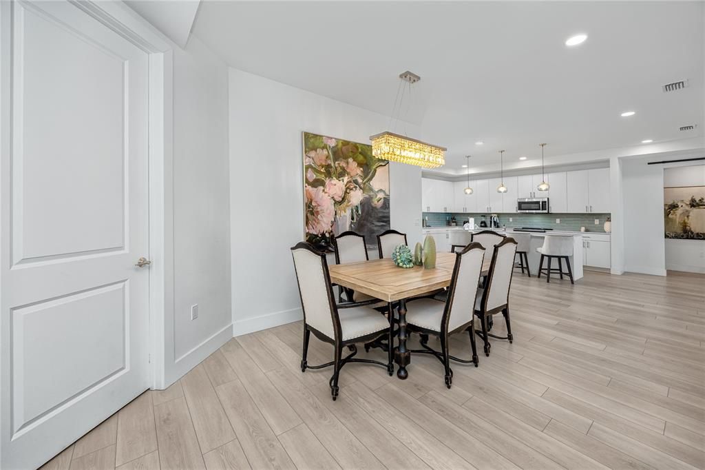 待售: $1,199,000 (3 贝兹, 3 浴室, 2125 平方英尺)