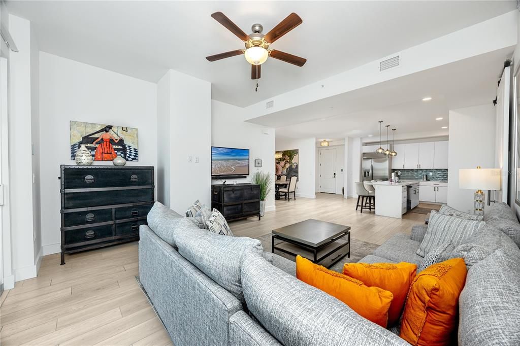 待售: $1,199,000 (3 贝兹, 3 浴室, 2125 平方英尺)