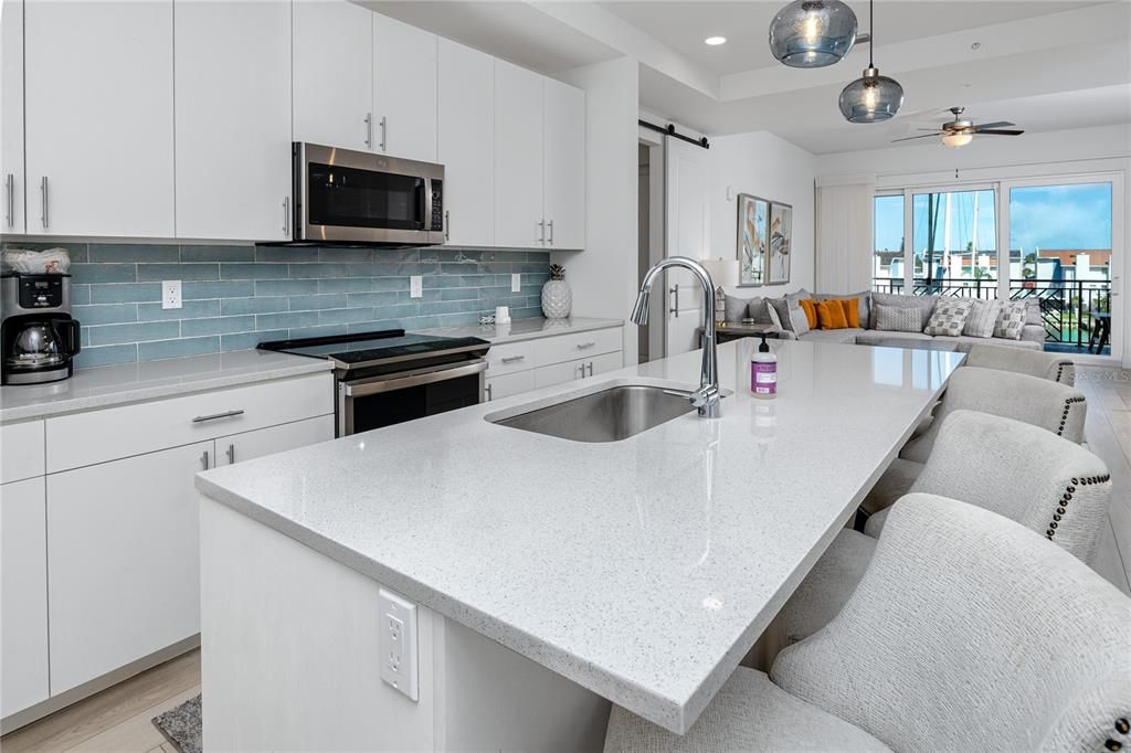 待售: $1,199,000 (3 贝兹, 3 浴室, 2125 平方英尺)