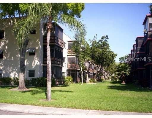 Active With Contract: $89,000 (2 beds, 2 baths, 915 Square Feet)