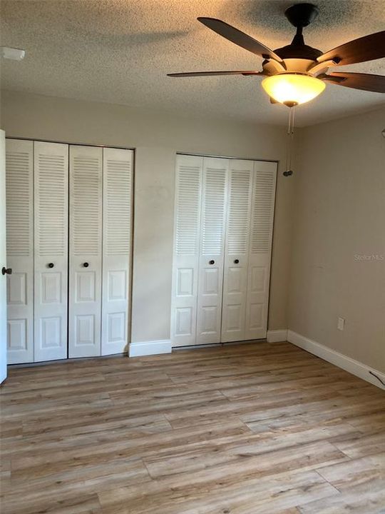 Active With Contract: $89,000 (2 beds, 2 baths, 915 Square Feet)