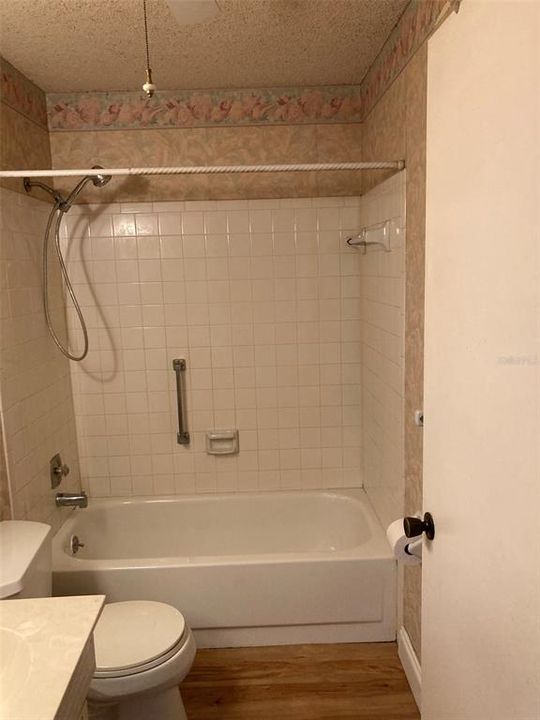 Active With Contract: $89,000 (2 beds, 2 baths, 915 Square Feet)