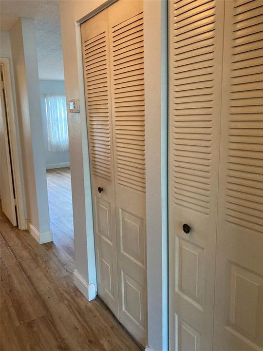 Active With Contract: $89,000 (2 beds, 2 baths, 915 Square Feet)