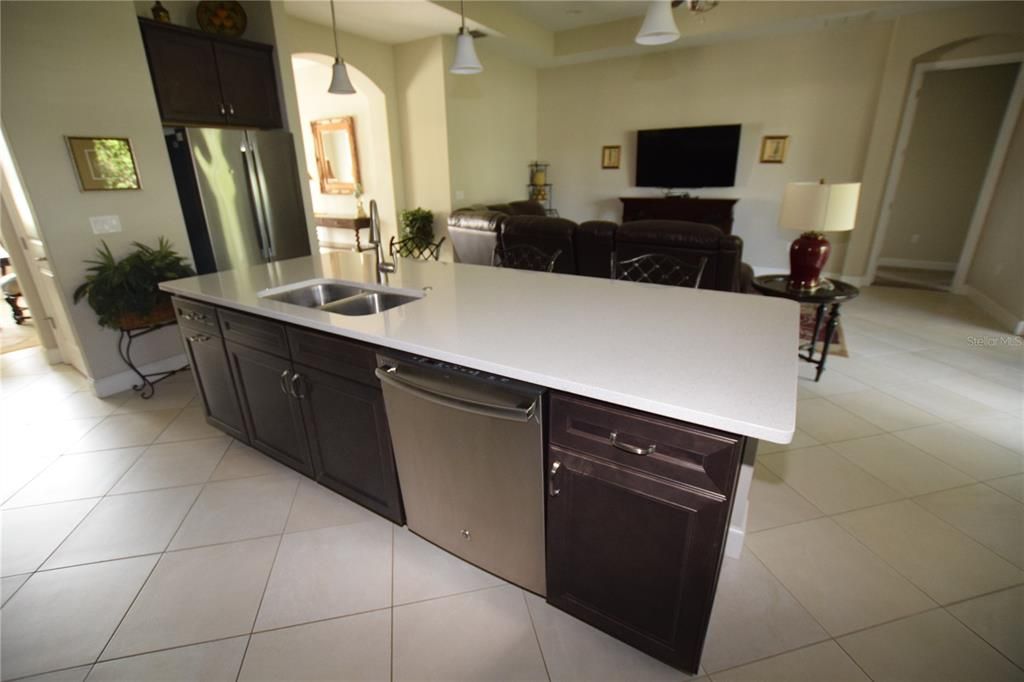 出租: $2,450 (3 贝兹, 2 浴室, 2005 平方英尺)