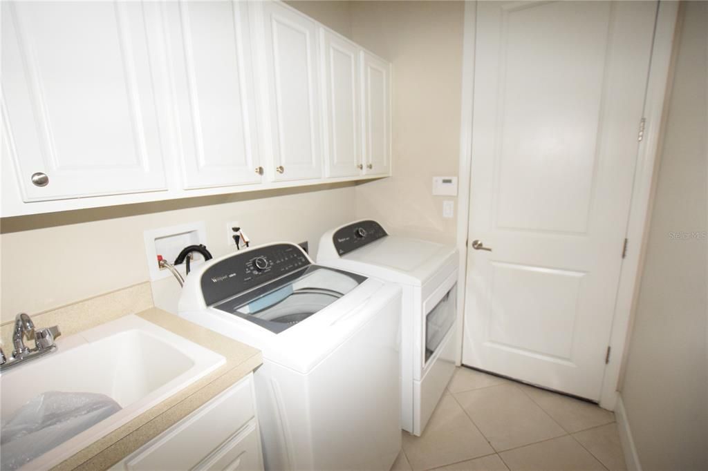 出租: $2,450 (3 贝兹, 2 浴室, 2005 平方英尺)