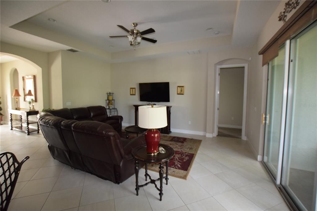 出租: $2,450 (3 贝兹, 2 浴室, 2005 平方英尺)