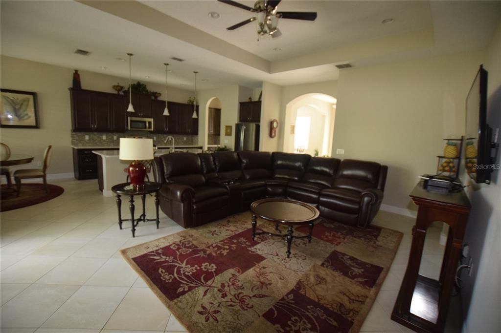 出租: $2,450 (3 贝兹, 2 浴室, 2005 平方英尺)