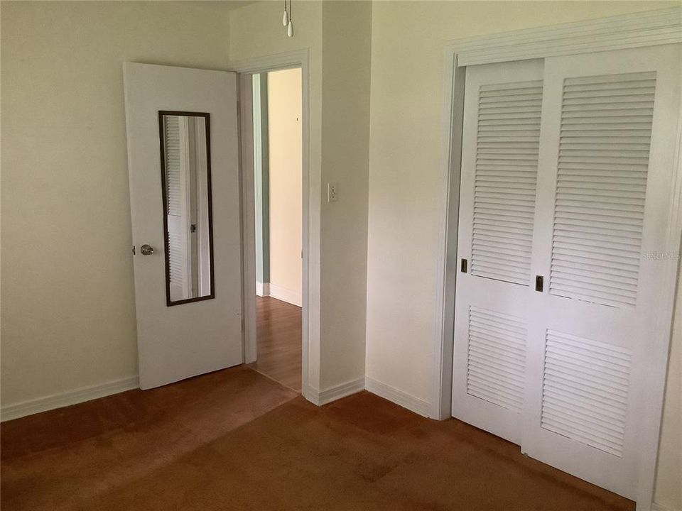 For Sale: $229,000 (2 beds, 1 baths, 888 Square Feet)