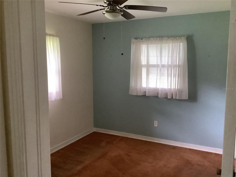 For Sale: $229,000 (2 beds, 1 baths, 888 Square Feet)