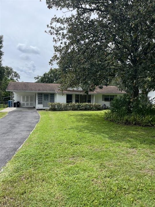 For Sale: $229,000 (2 beds, 1 baths, 888 Square Feet)