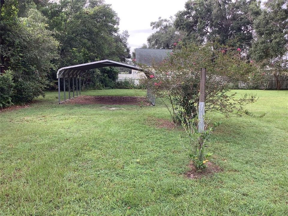 For Sale: $229,000 (2 beds, 1 baths, 888 Square Feet)