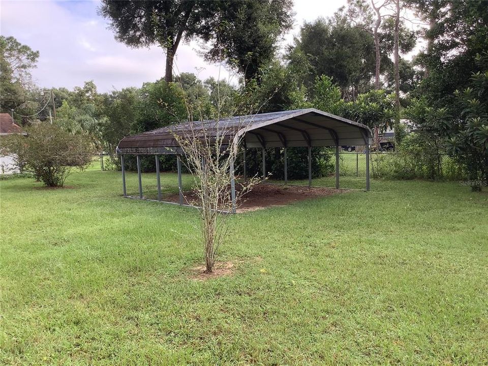 For Sale: $229,000 (2 beds, 1 baths, 888 Square Feet)