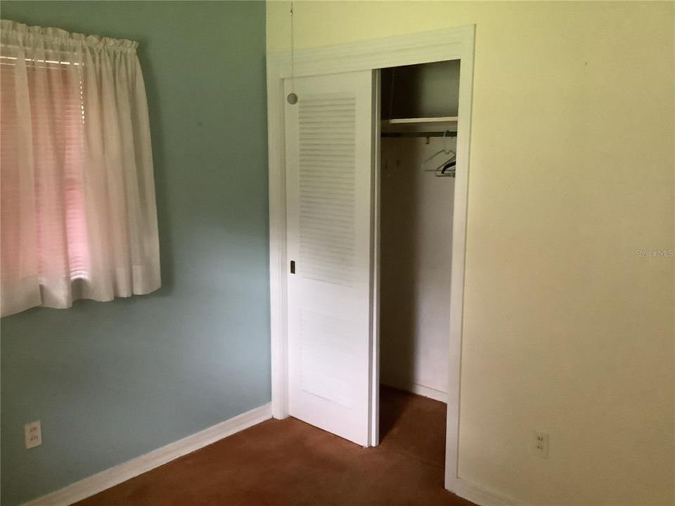 For Sale: $229,000 (2 beds, 1 baths, 888 Square Feet)