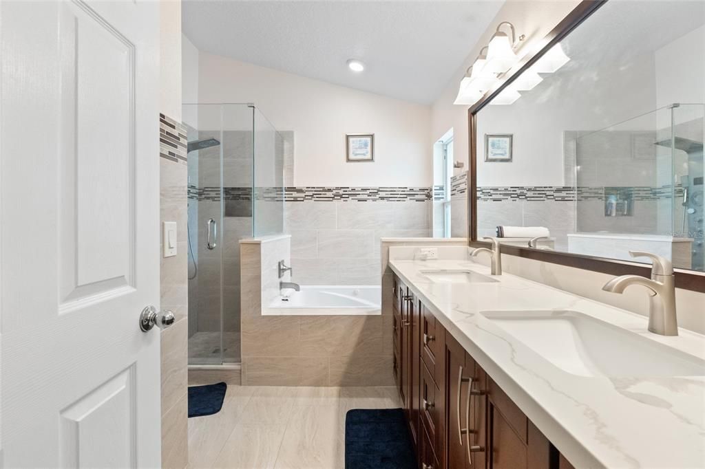 合同活跃: $399,000 (3 贝兹, 2 浴室, 1643 平方英尺)