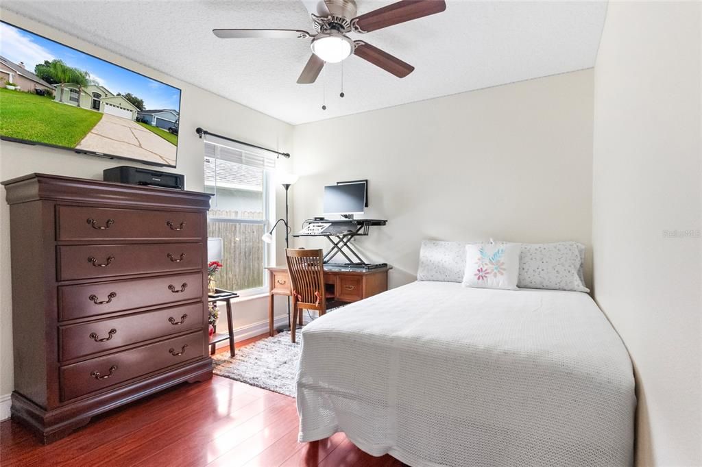 合同活跃: $399,000 (3 贝兹, 2 浴室, 1643 平方英尺)