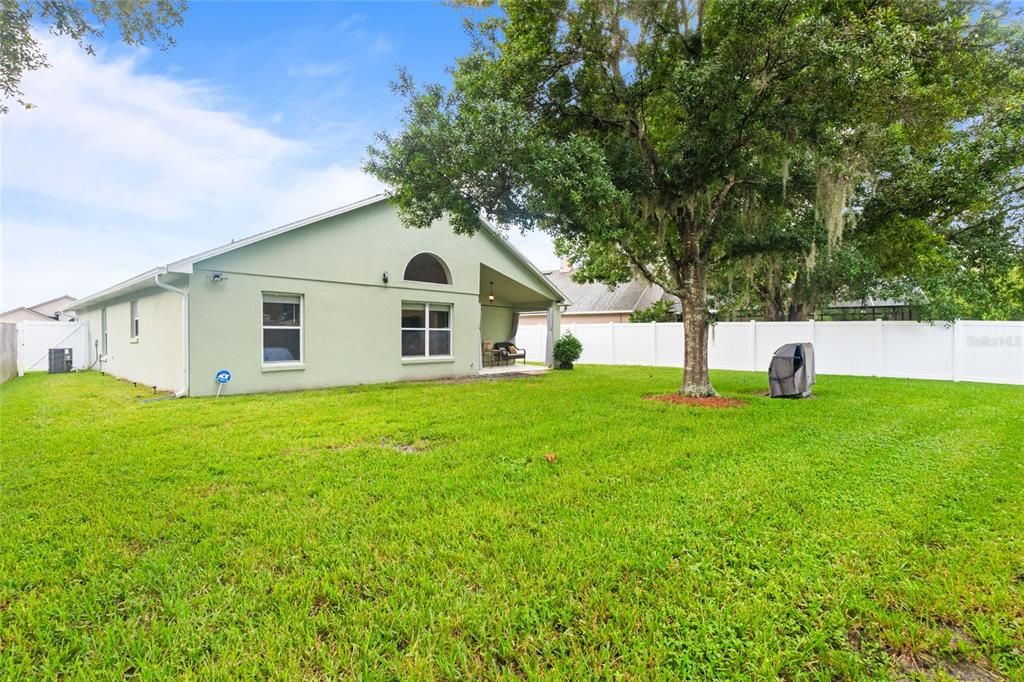 合同活跃: $399,000 (3 贝兹, 2 浴室, 1643 平方英尺)