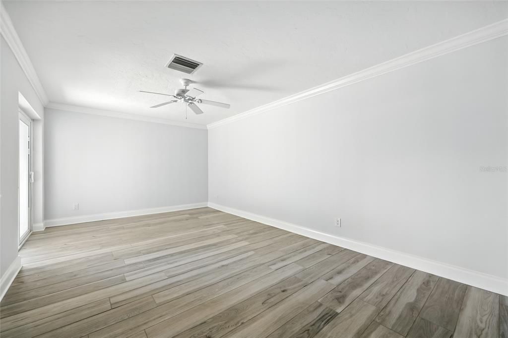 En Venta: $599,900 (2 camas, 2 baños, 1400 Pies cuadrados)