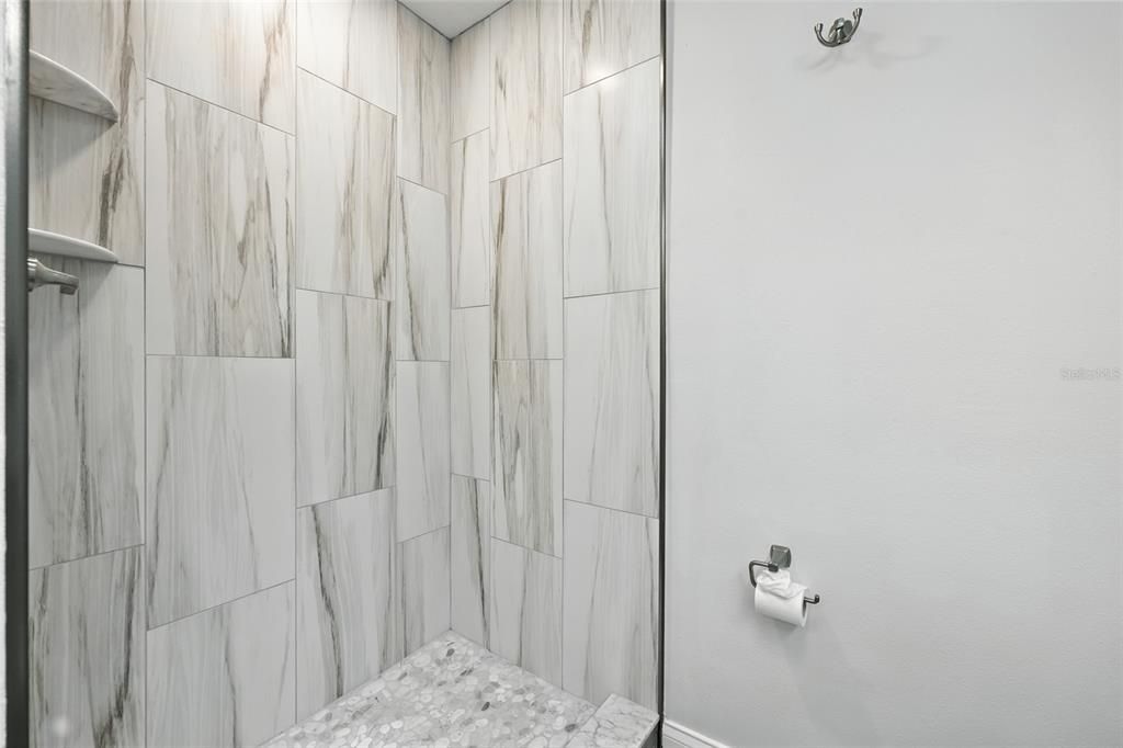 En Venta: $599,900 (2 camas, 2 baños, 1400 Pies cuadrados)