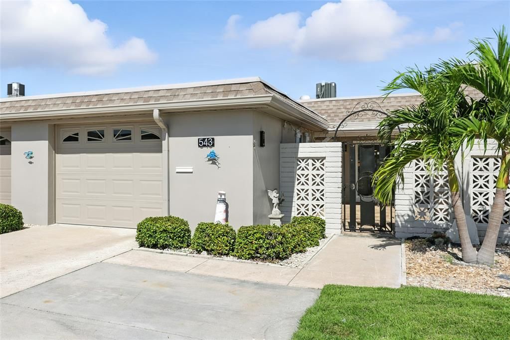 En Venta: $599,900 (2 camas, 2 baños, 1400 Pies cuadrados)